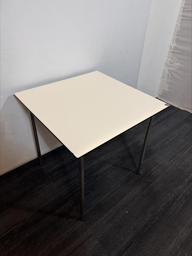 Vitra black and white 75x75 - and,